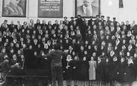 Хор Енисейского педучилища &ndash; 500 человек. Снимок сделан 21 февраля 1948 года.